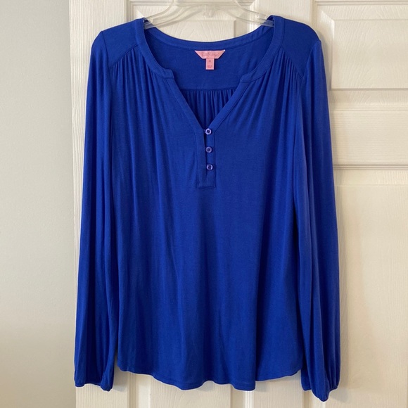 Lilly Pulitzer Tops - Lilly Pulitzer Shirt long sleeves size M color blue lengths 27” bust 36/38”